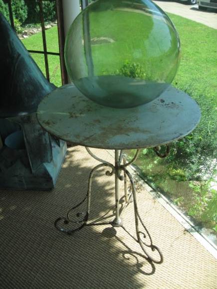 dec-col-tables5-435 metal base tables - white-painted French bistro table with metal top - hen house antiques via atticmag