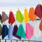 eco-friendly disposable colorful table linens from MYdrap - via Atticmag
