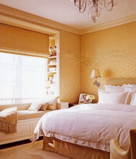 dec-rooms-yellowbed3-435 yellow and white print bedroom with fabric-lined walls by Mariette Himes-Gomez, Architectural Digest via Atticmag